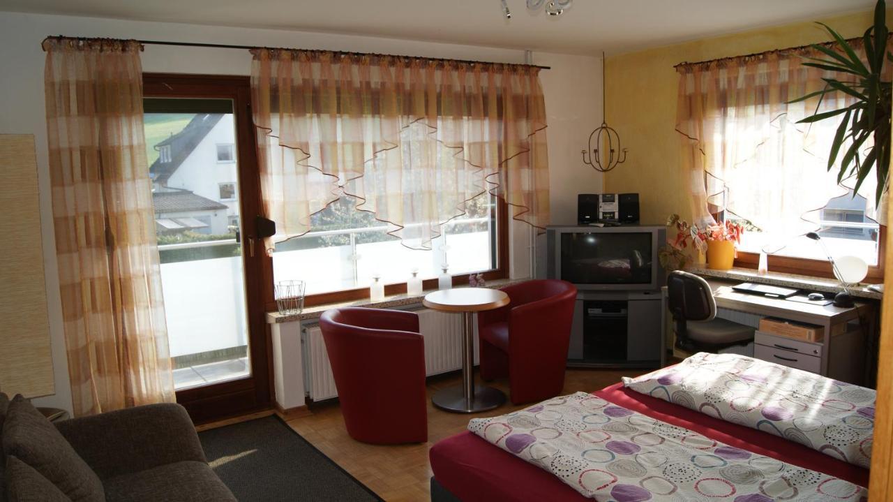 Komplette Wohnung Im Schoenen Weserbergland / Heyen ภายนอก รูปภาพ